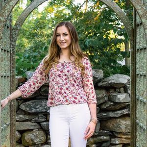 Meet your Posher, Danielle